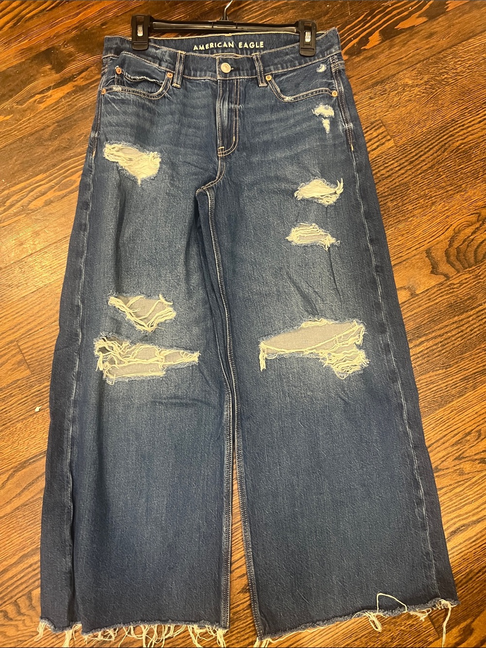 American Eagle Jeans Low Rise Ultra Wide Leg Short